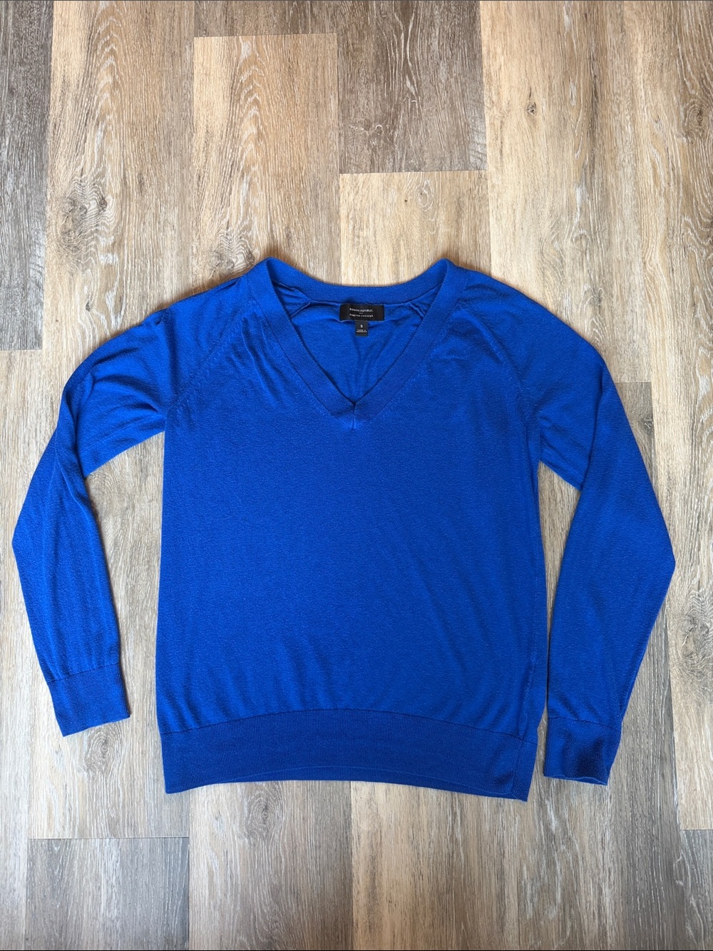 Banana Republic Women’s V-Neck Sweater in Royal Blue